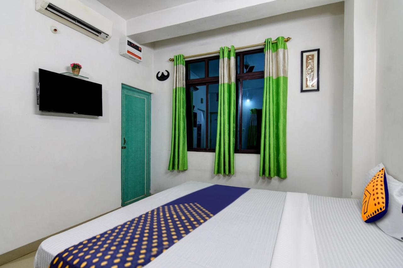 Spot On Ray Palace Hotel Puri